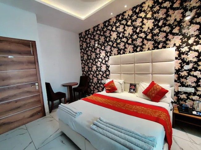 Ontario Deluxe room A.C with wifi