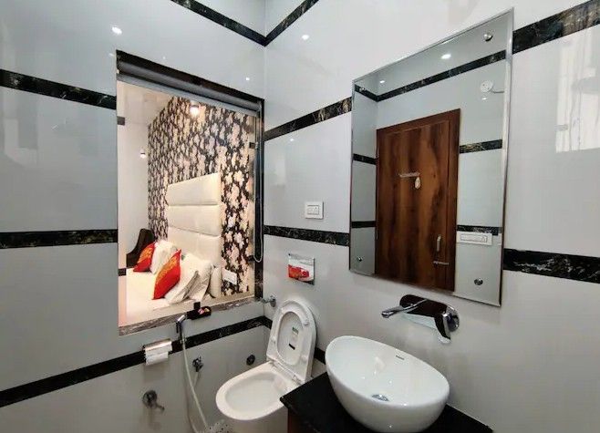 Ontario Deluxe room A.C with wifi