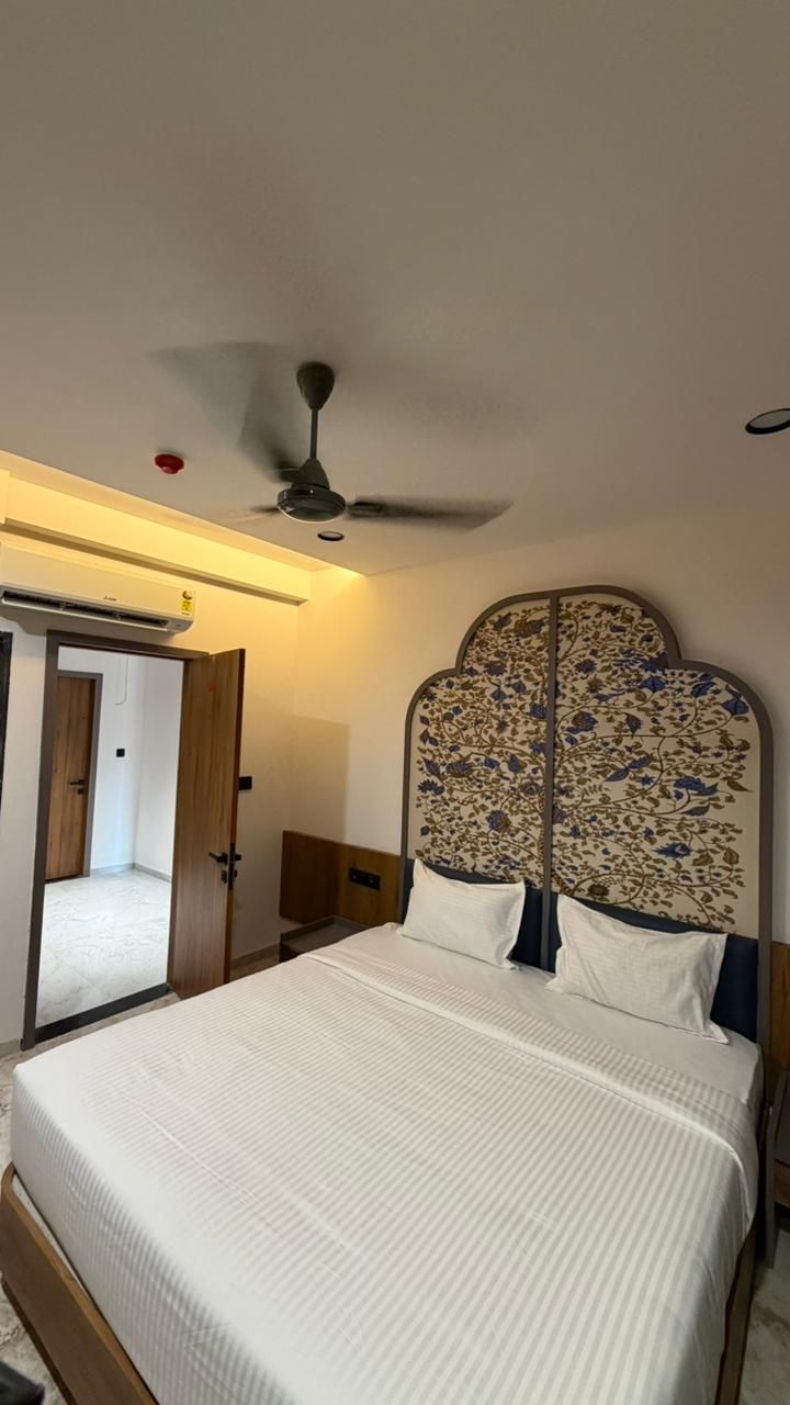 Hotel Ishant, Dwarka Deluxe Double Room 6