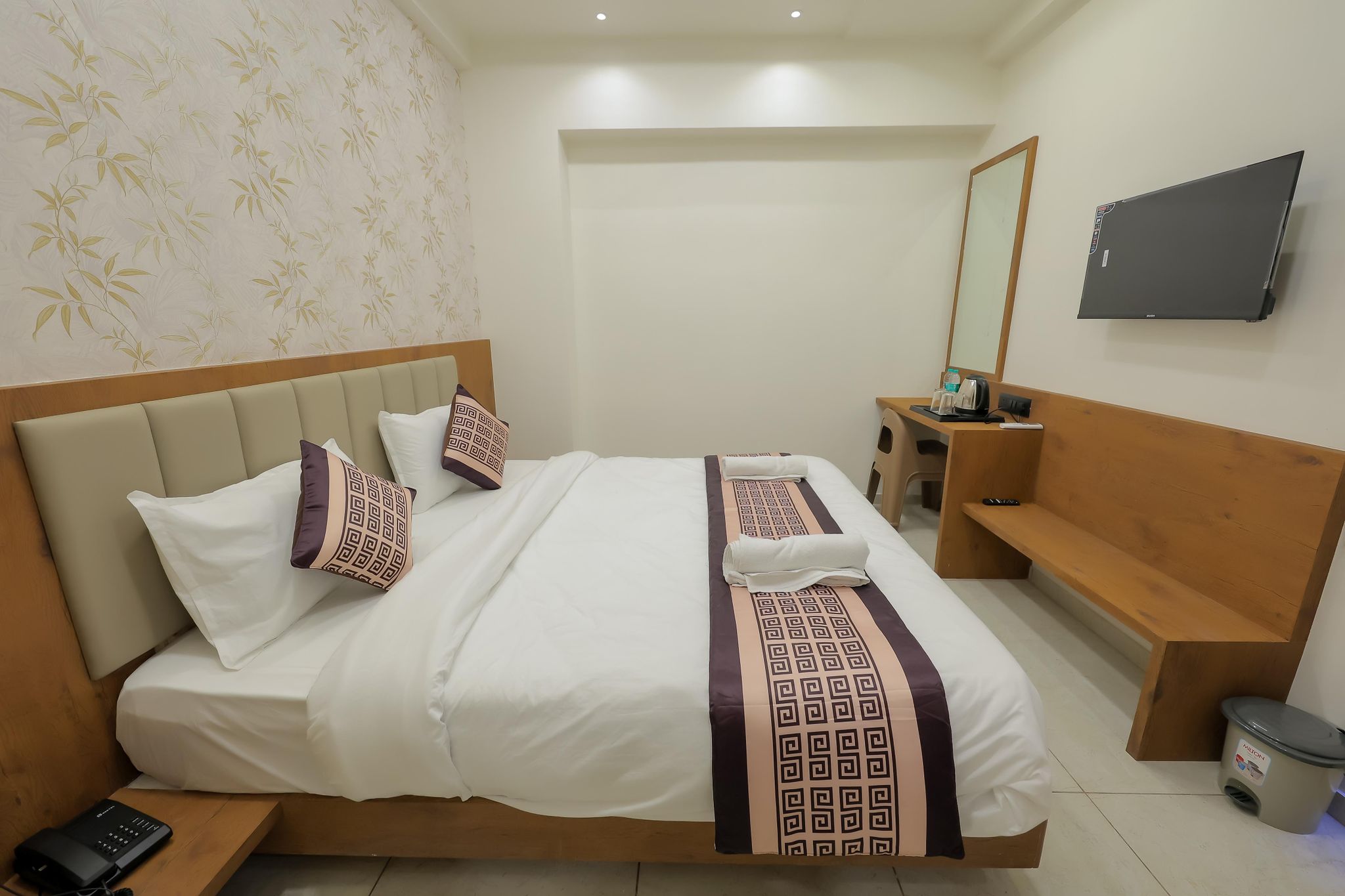 Hotel Shreeji Inn Somnath Delux Room with King Bed 2