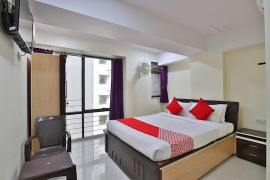 Hotel Vishwa, Ahmedabad Deluxe Non-AC Room