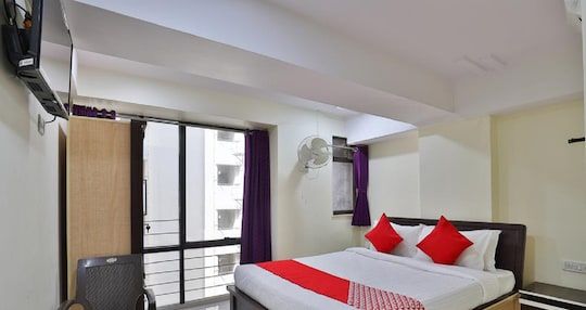 Hotel Vishwa, Ahmedabad Deluxe Non-AC Room 2