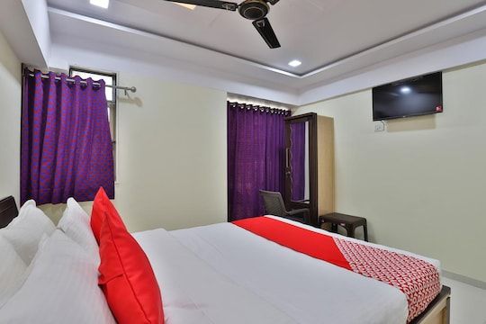 Hotel Vishwa, Ahmedabad Deluxe Non-AC Room 4