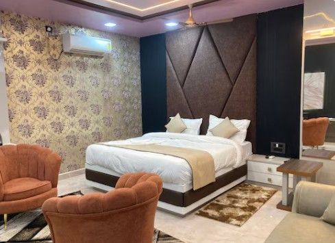 Deluxe King Bed Room with City View