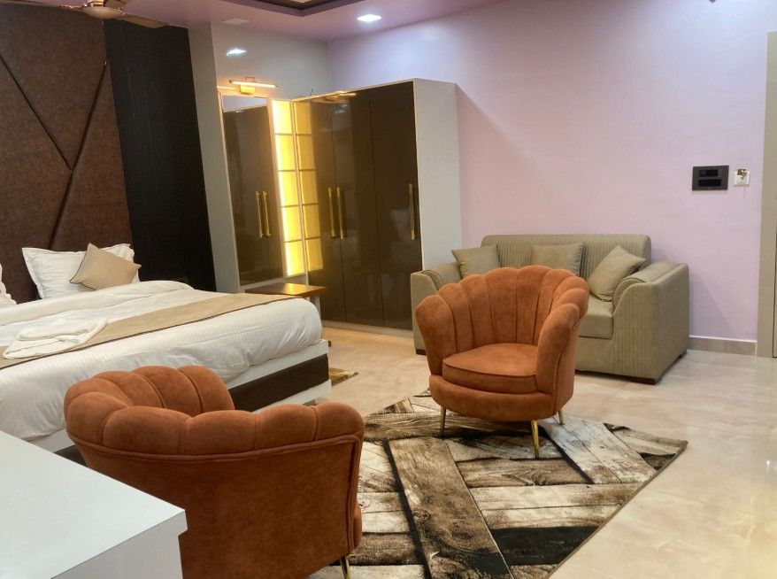 Deluxe King Bed Room with City View