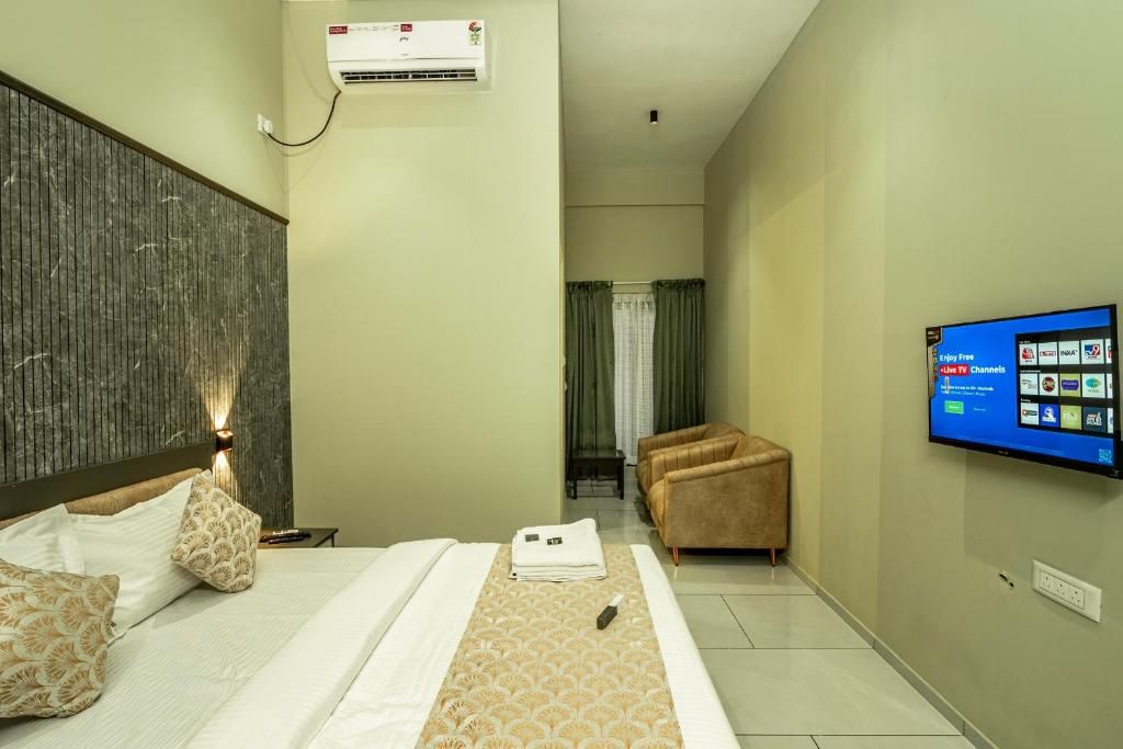 Zoho Suites Double 3