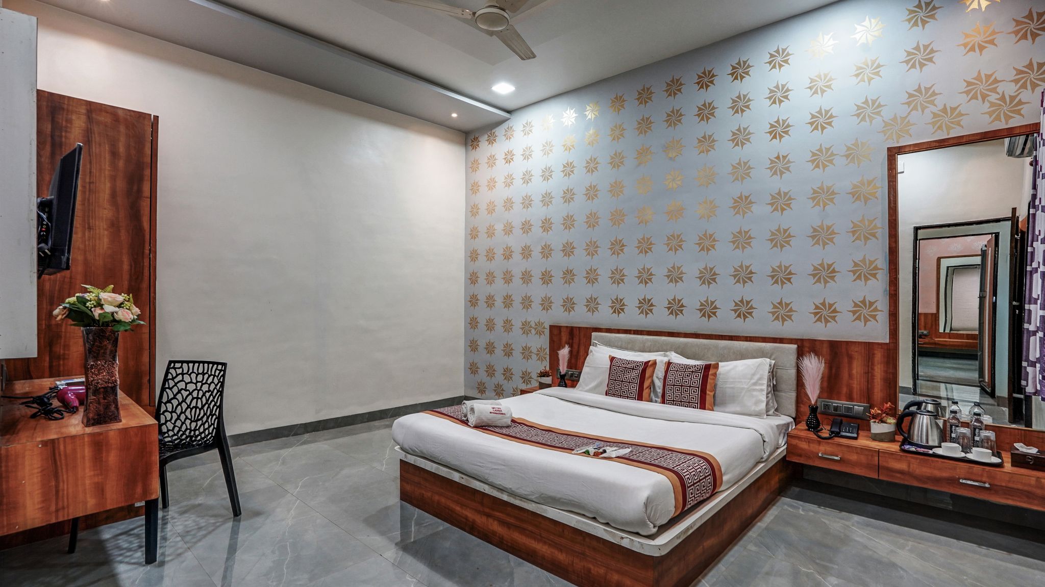 Utkarsh Hotel & Lodging Executive AC Room 2