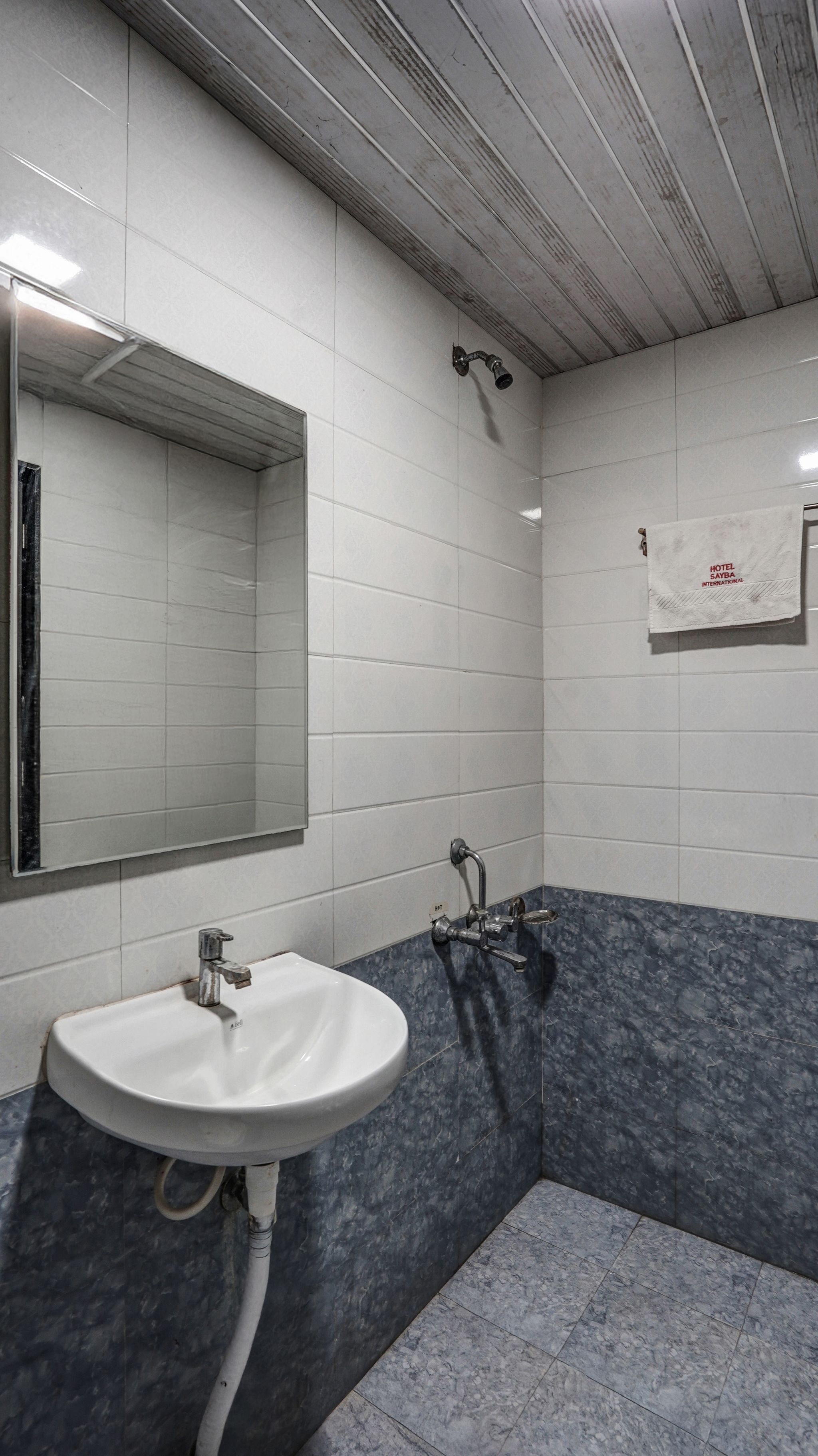 Utkarsh Hotel & Lodging Executive AC Room 5