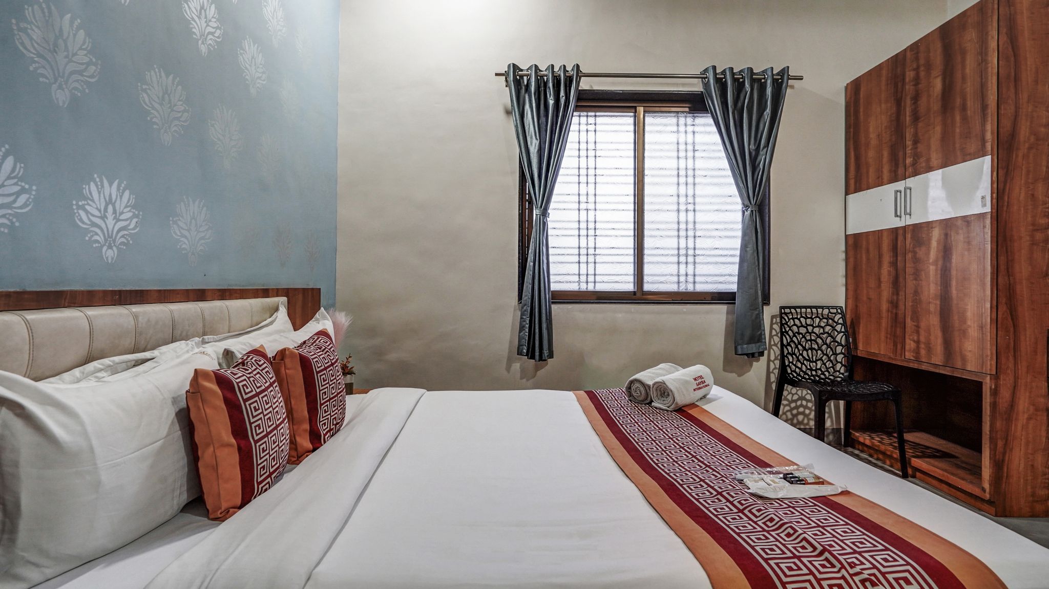 Utkarsh Hotel & Lodging Deluxe Non-AC Room 2