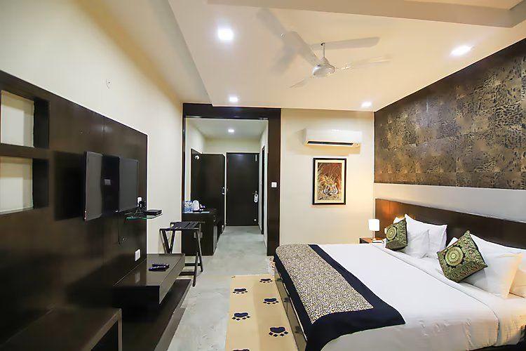 Jungle Vilas Resort Deluxe Room 2