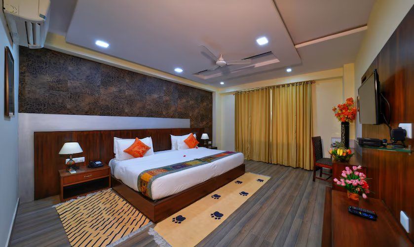 Luxury Cottage with Bath Tub and Open to Sky Shower