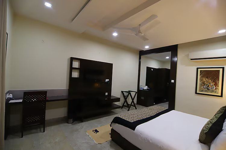 Jungle Vilas Resort Deluxe Room 3