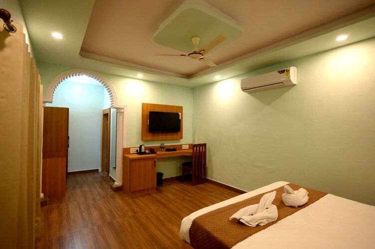 Machli Villa Pool View