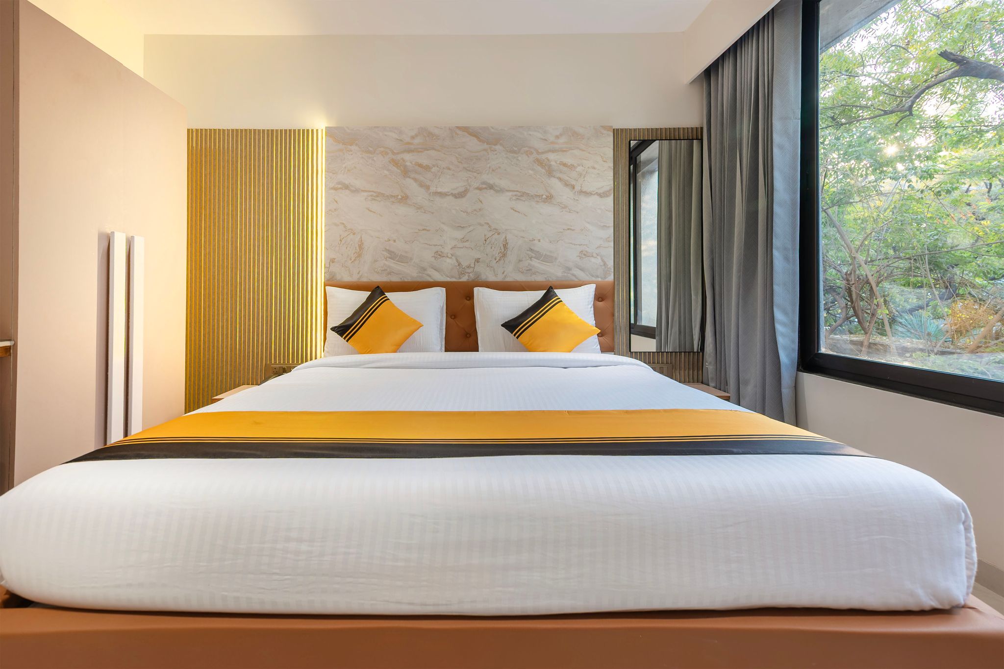 Itsy Hotels Prime Unity Standard Room 2