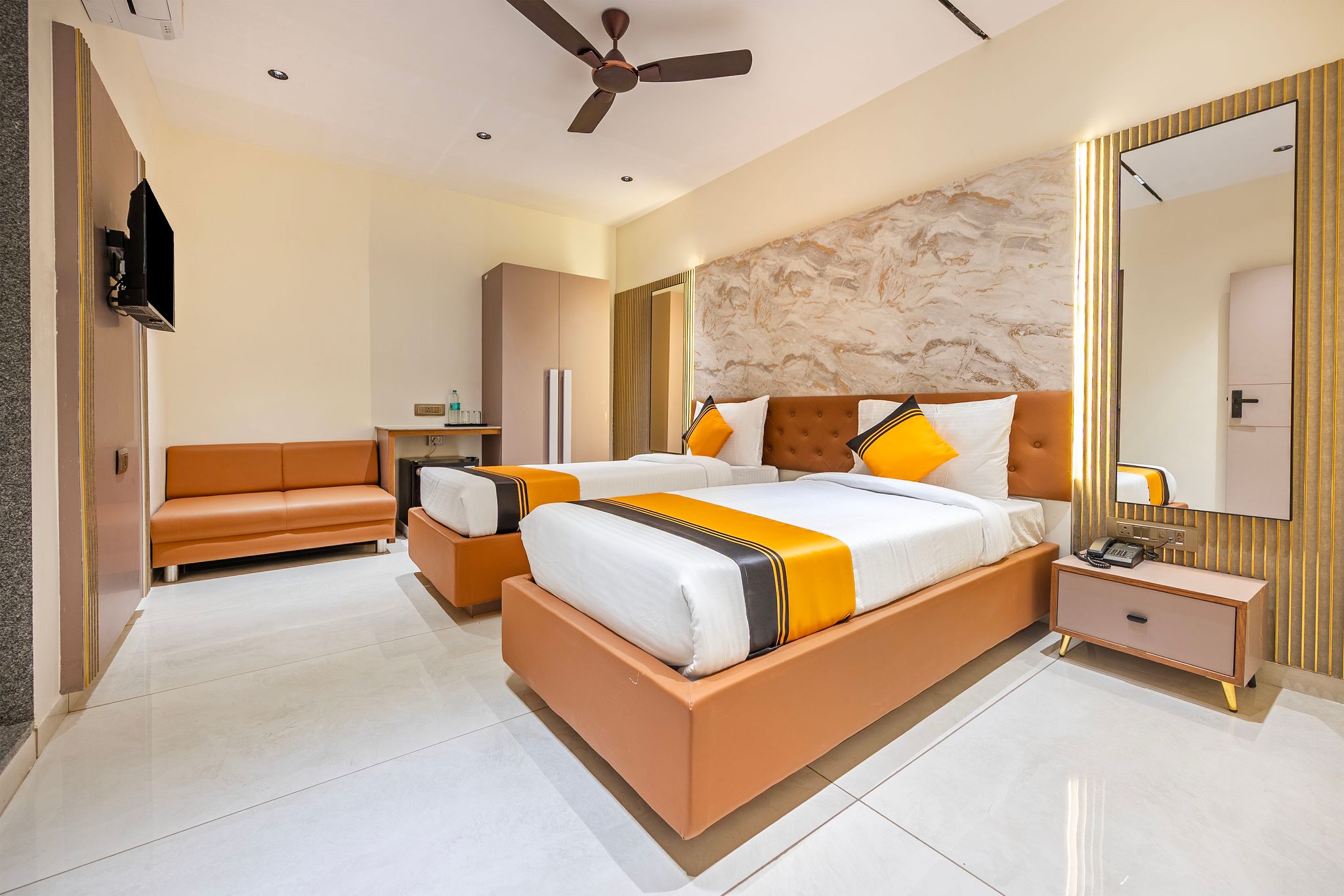 Itsy Hotels Prime Unity Standard Room 8