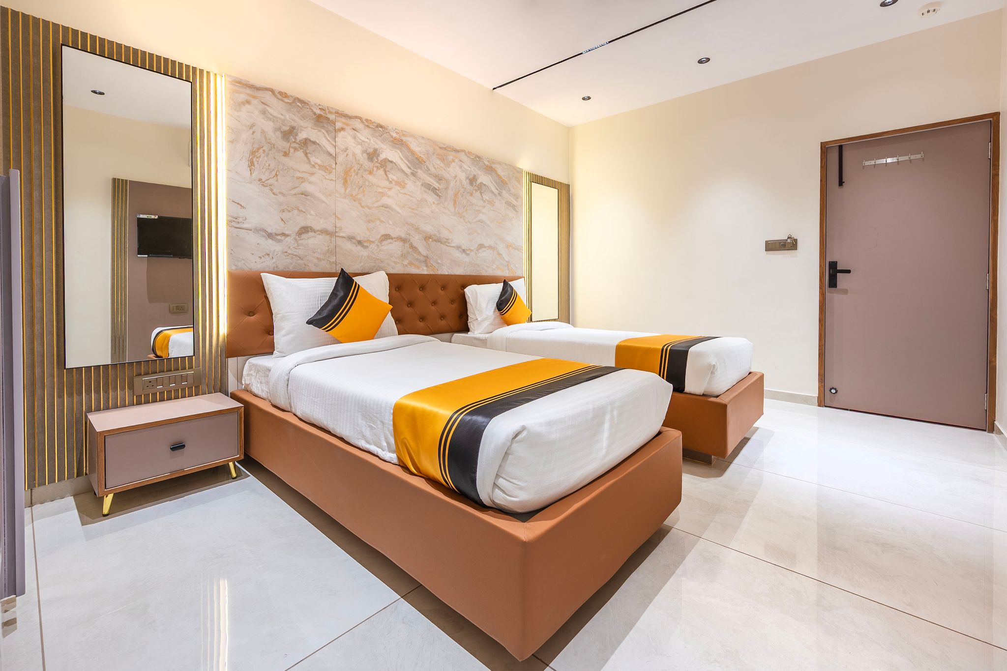 Itsy Hotels Prime Unity Standard Room 7