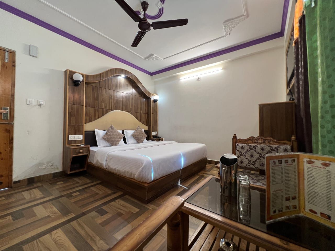 Hotel Sunlight Manali Deluxe Room 6