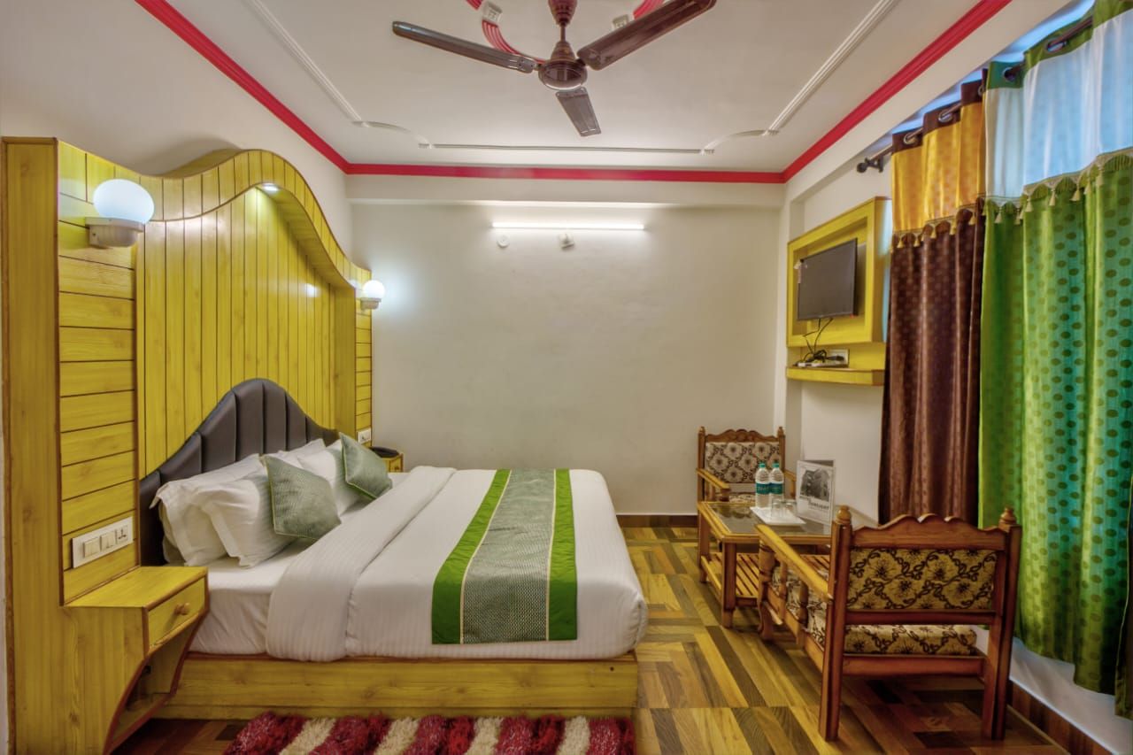 Hotel Sunlight Manali Deluxe Room 9