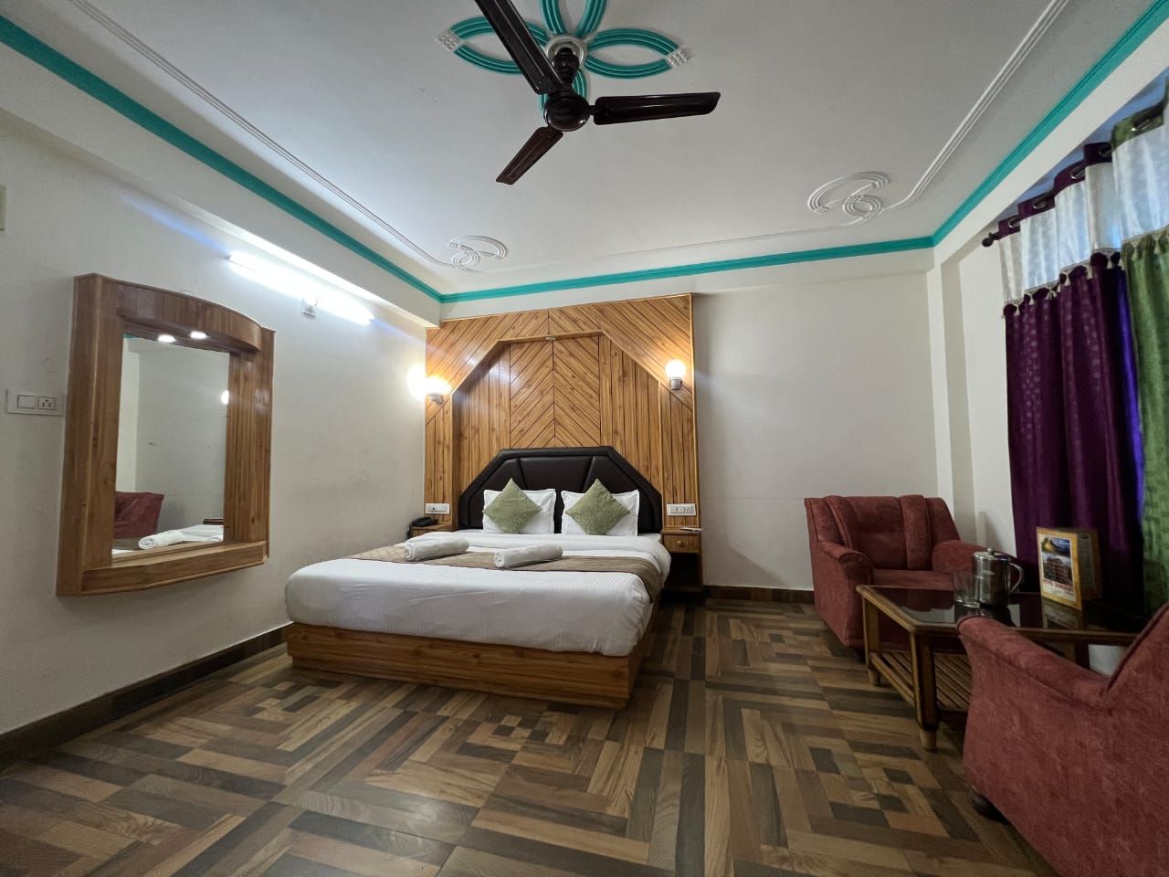 Hotel Sunlight Manali Deluxe Room 5