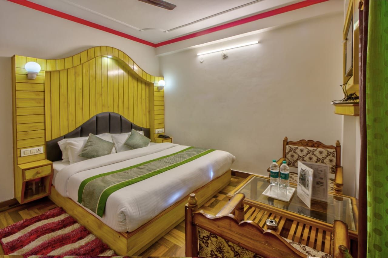 Hotel Sunlight Manali Deluxe Room 2