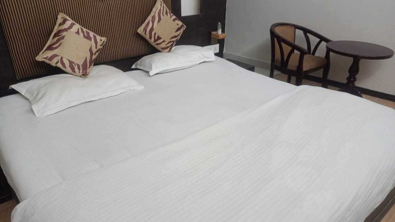 Collection O Dhanbad Railway Station Formerly Hotel VIP Residency CLASSIC 8