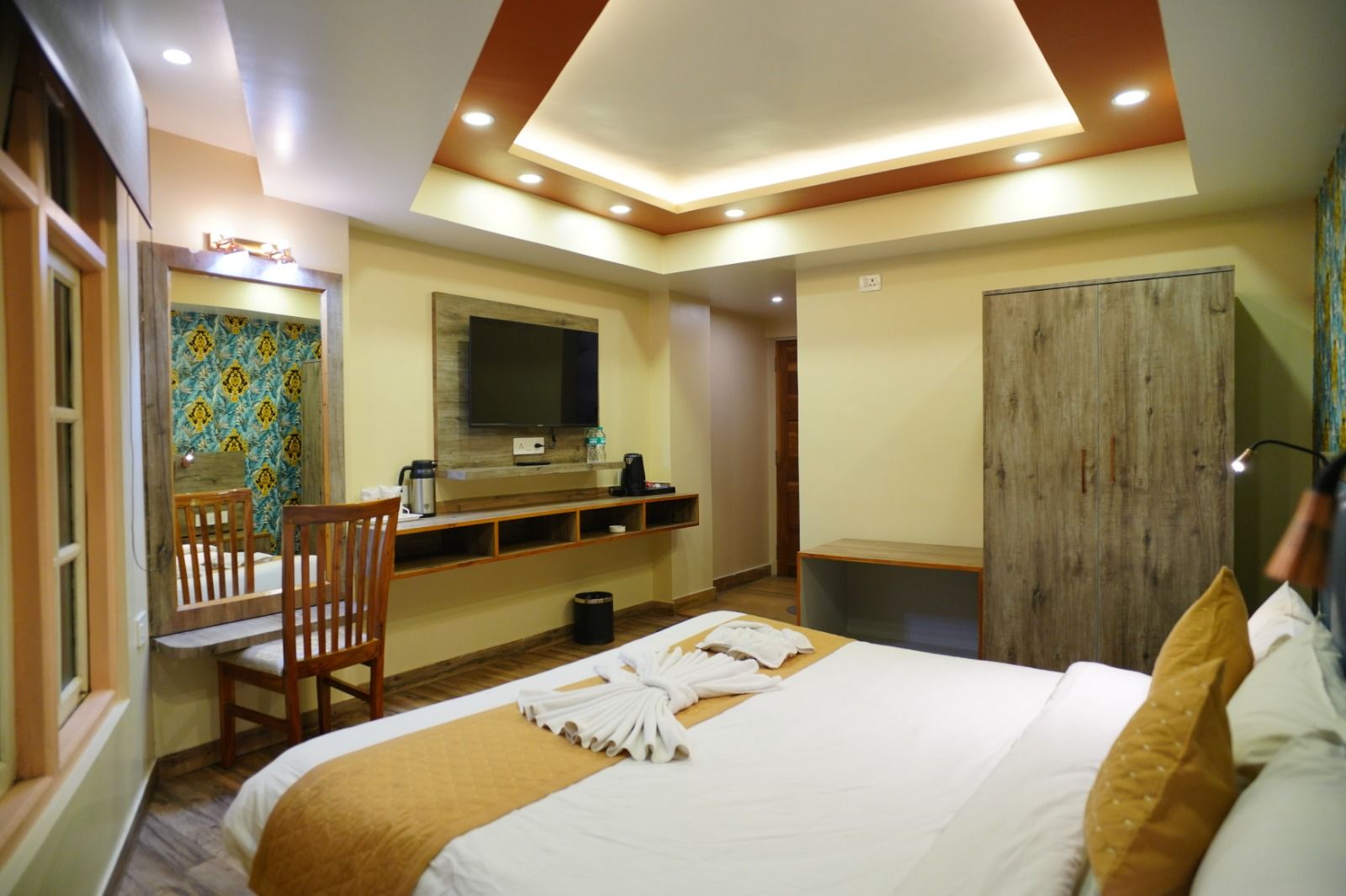 Luxury Room with Mountain View