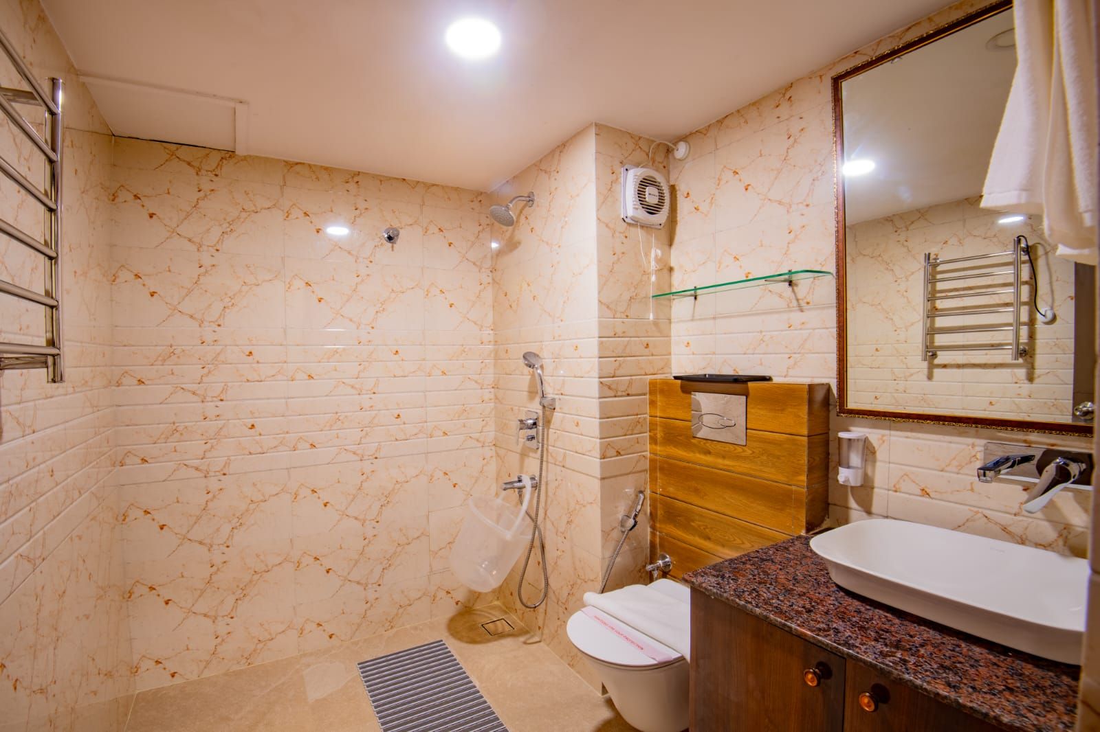 Rosenbluth Inn - Darjeeling DELUXE ROOM 4