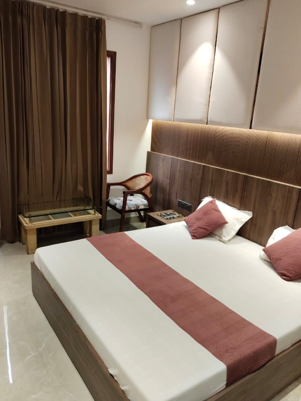 Hotel Florence, Amritsar Deluxe Room 4