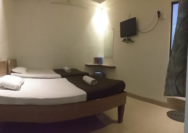 HOTEL ASHIRWAD LODGING DELUXE Room (NON AC ) 5