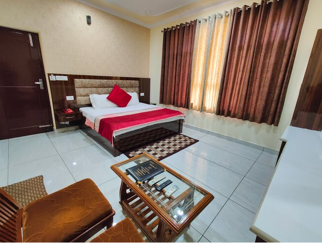 Hotel Golden Dreams Deluxe Room (AC) 11