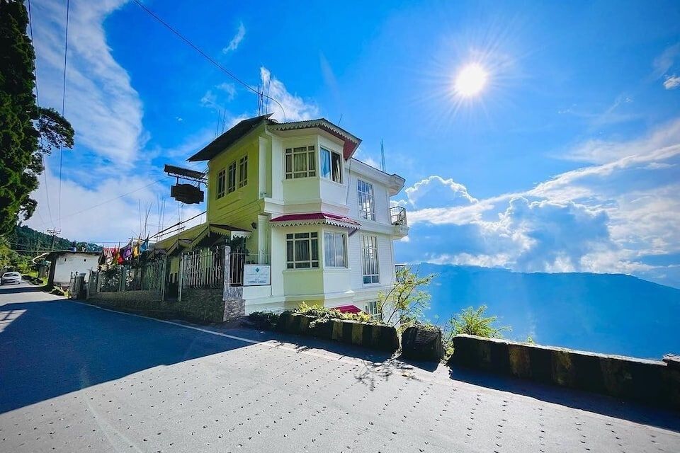 DETEEX LAMAHATTA RESIDENCY