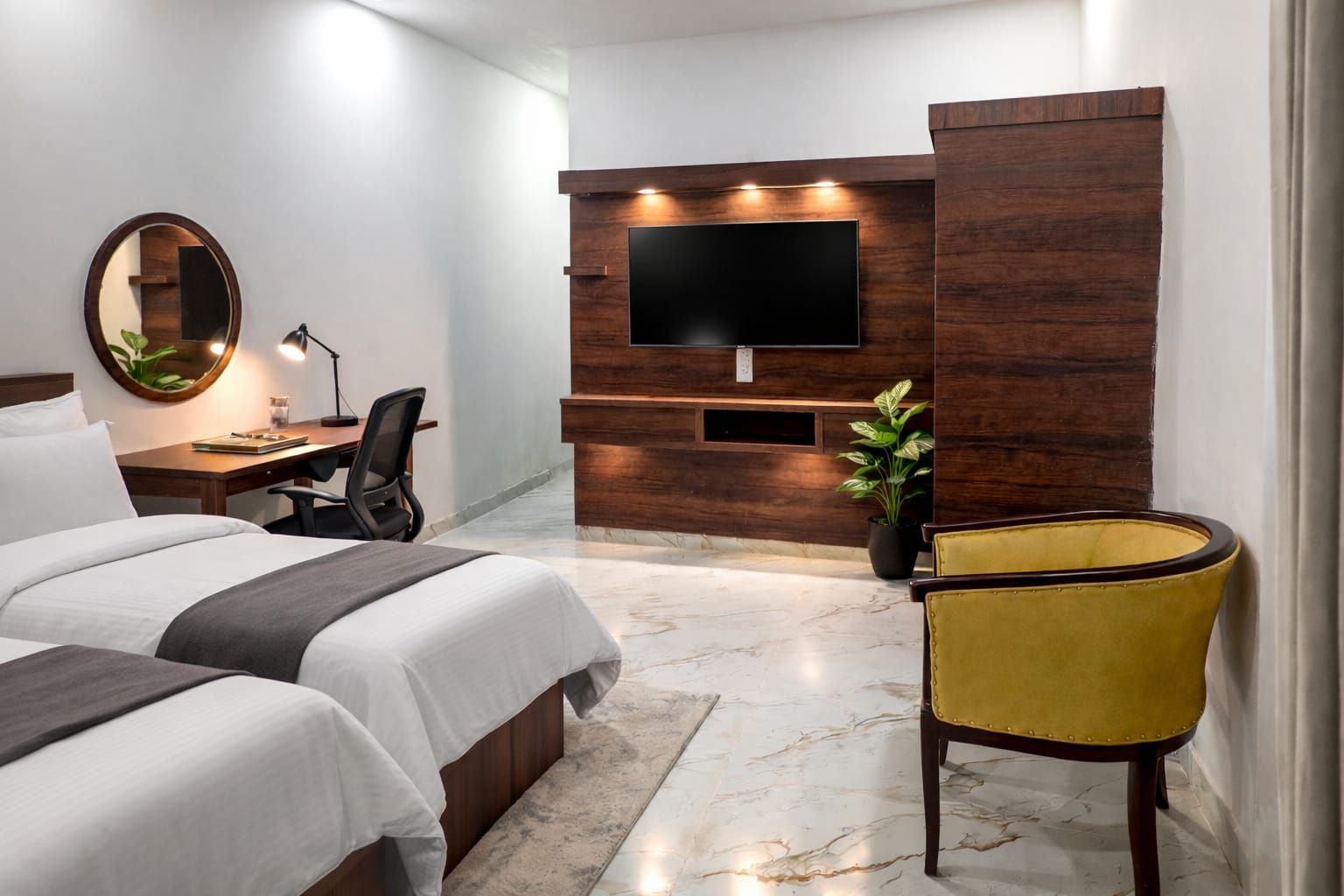 THE ROYAL HEIGHT DELUXE ROOM 2