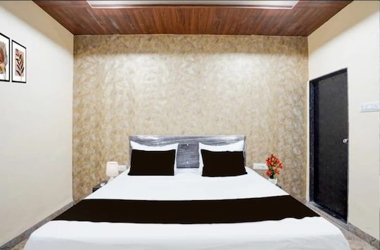 HOTEL ZANE AURA Standard Double Bed Room