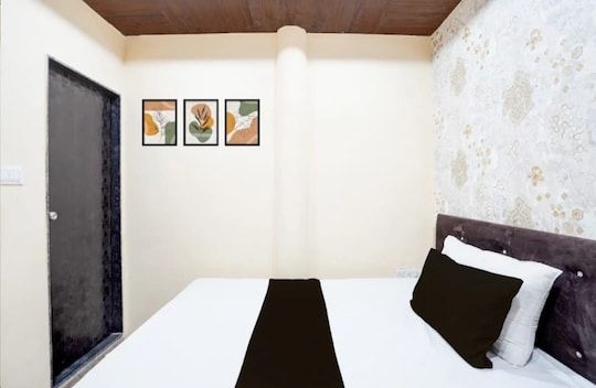 HOTEL ZANE AURA Standard Double Bed Room 5