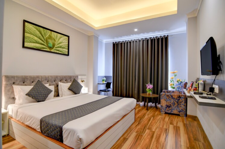 GHASSO RESIDENCY Deluxe Double with Mountain View 4