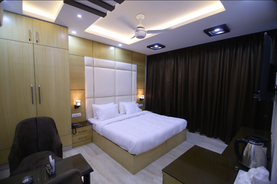 Hotel Golden Tree Deluxe Room 3