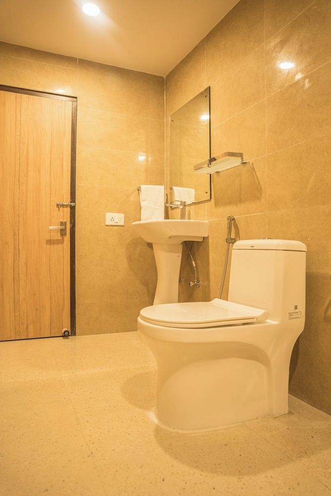 ARJAY VALLEY Deluxe Non View Room 8