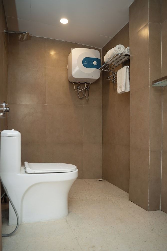 ARJAY VALLEY Deluxe Non View Room 5