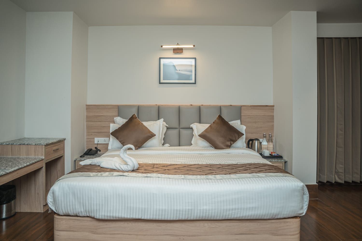 ARJAY VALLEY Deluxe Non View 16