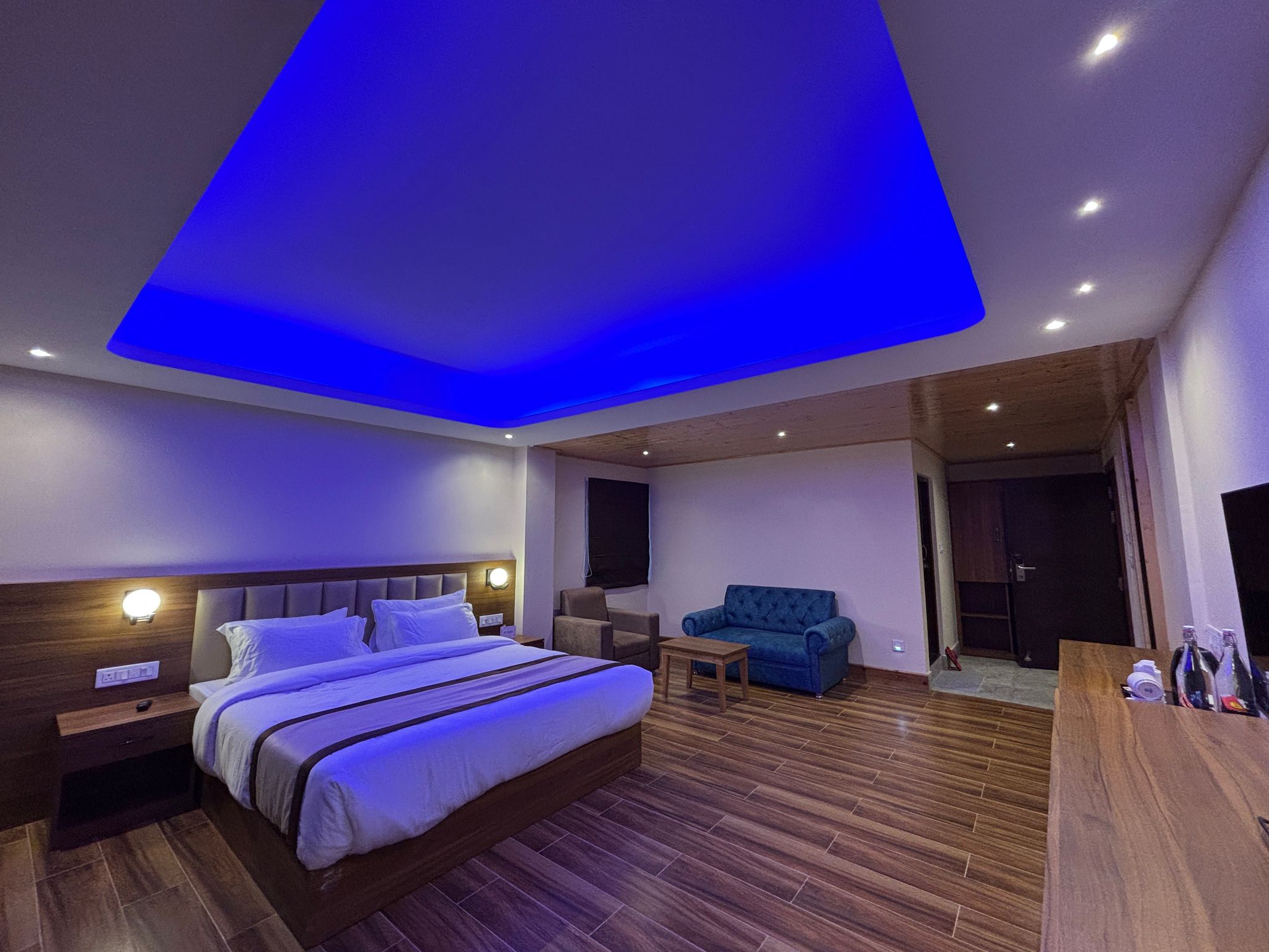 Wisteria Crystal Manor Valley Room 5