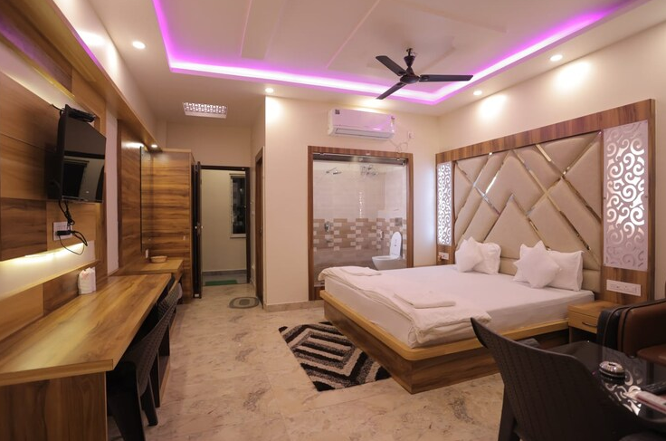 Deluxe with Balcony Pool View