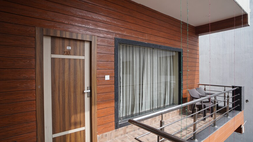 Deluxe with Balcony Pool View