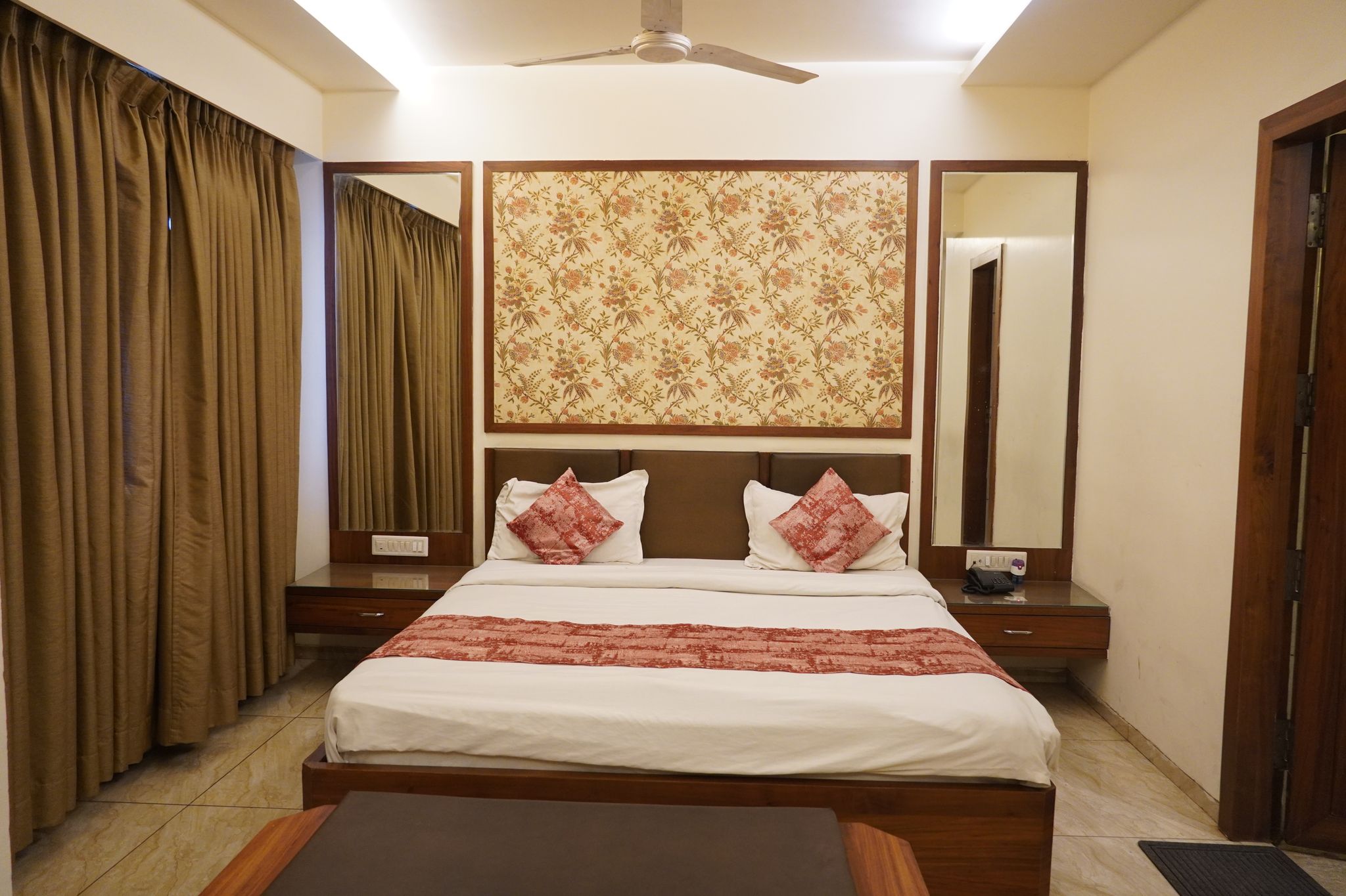 Soonstay Hotel Surya Deluxe Room 5