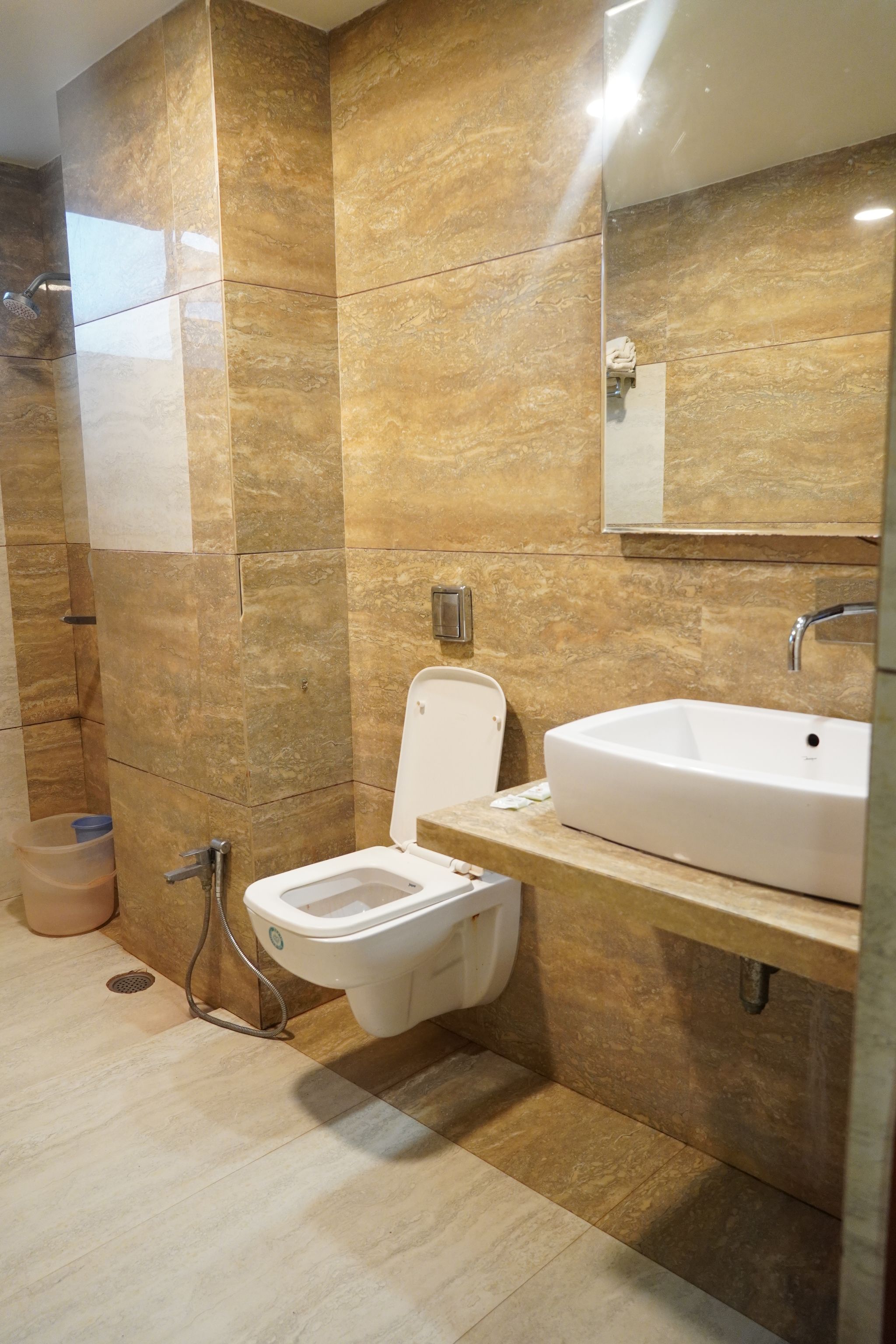 Soonstay Hotel Surya Deluxe Room 4