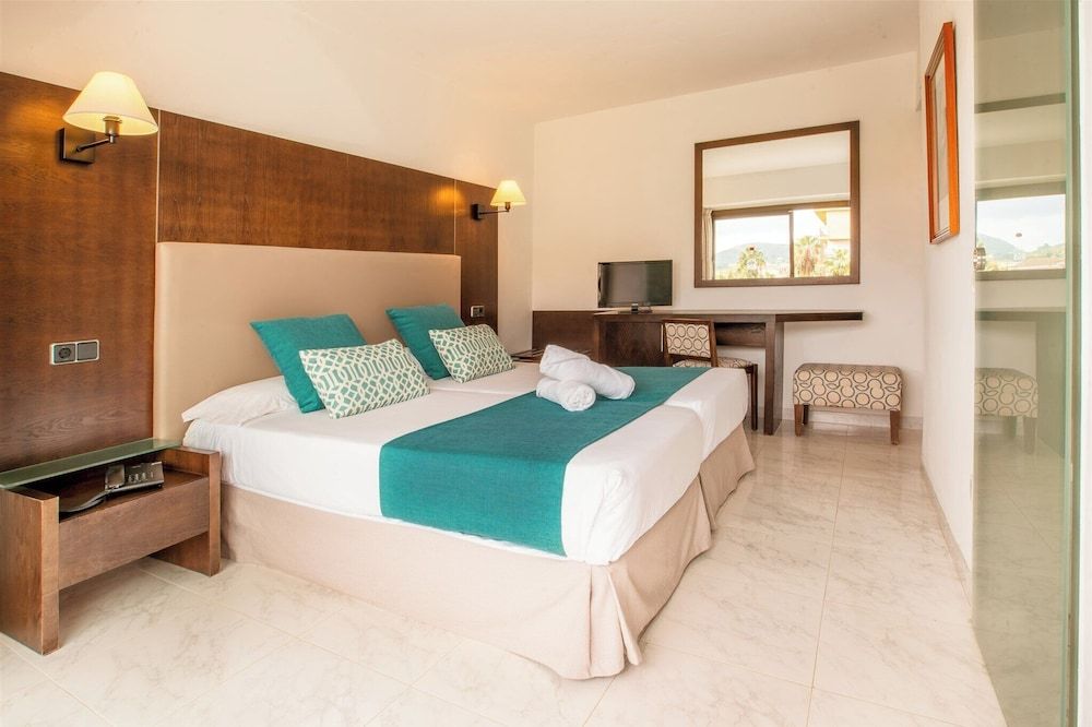 Double Room, Balcony, Partial Ocean View