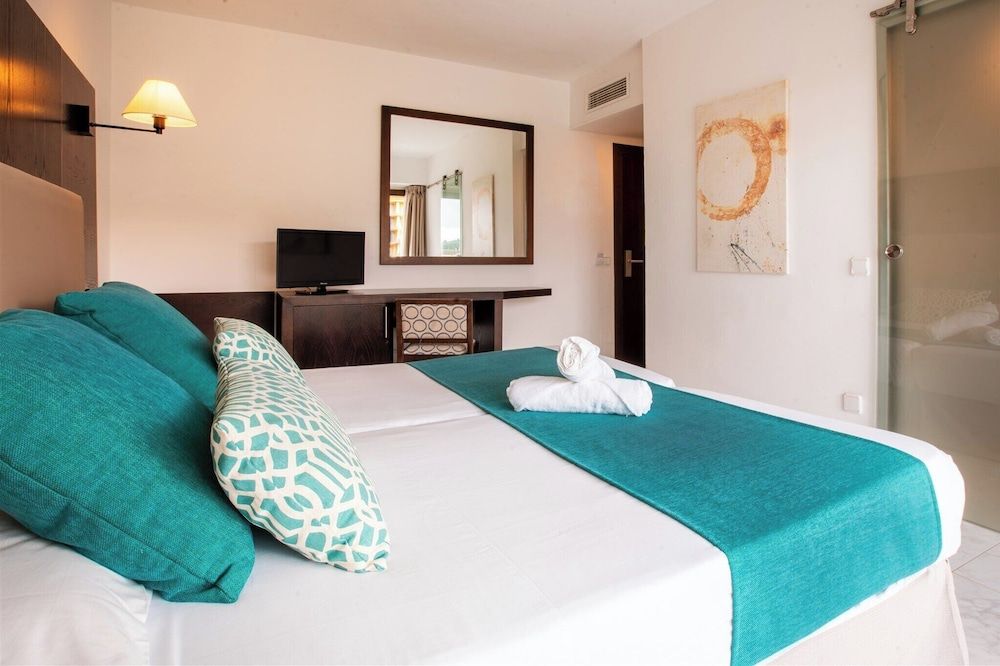 Double Room, Balcony, Partial Ocean View