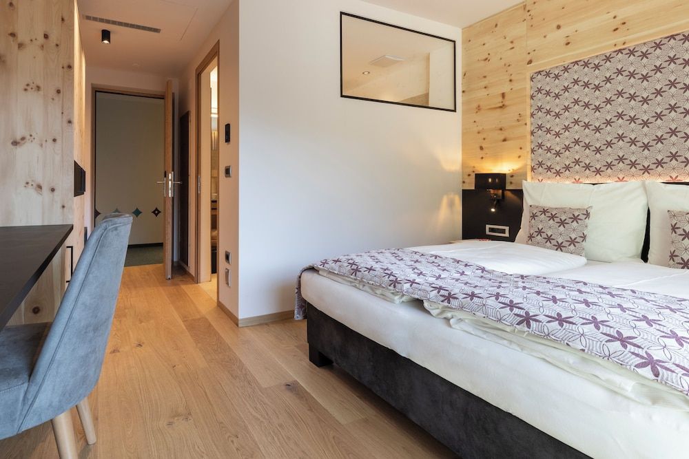 Standard Double Room Single Use, 1 Queen Bed