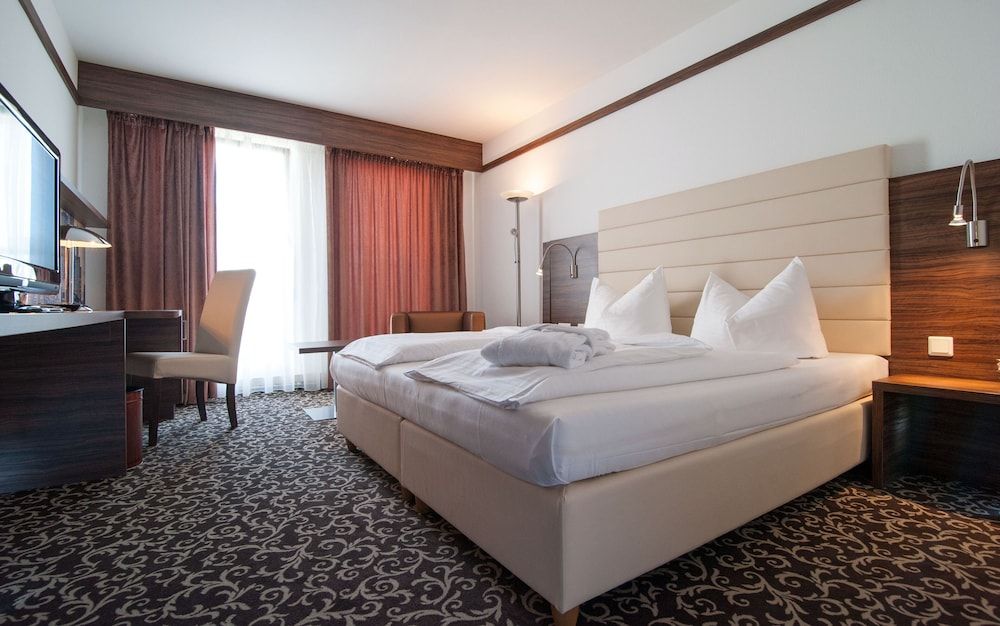 Business Double or Twin Room, 1 Queen Bed, Non Smoking, City View