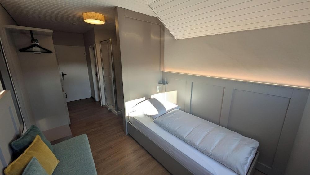 Economy Single Room