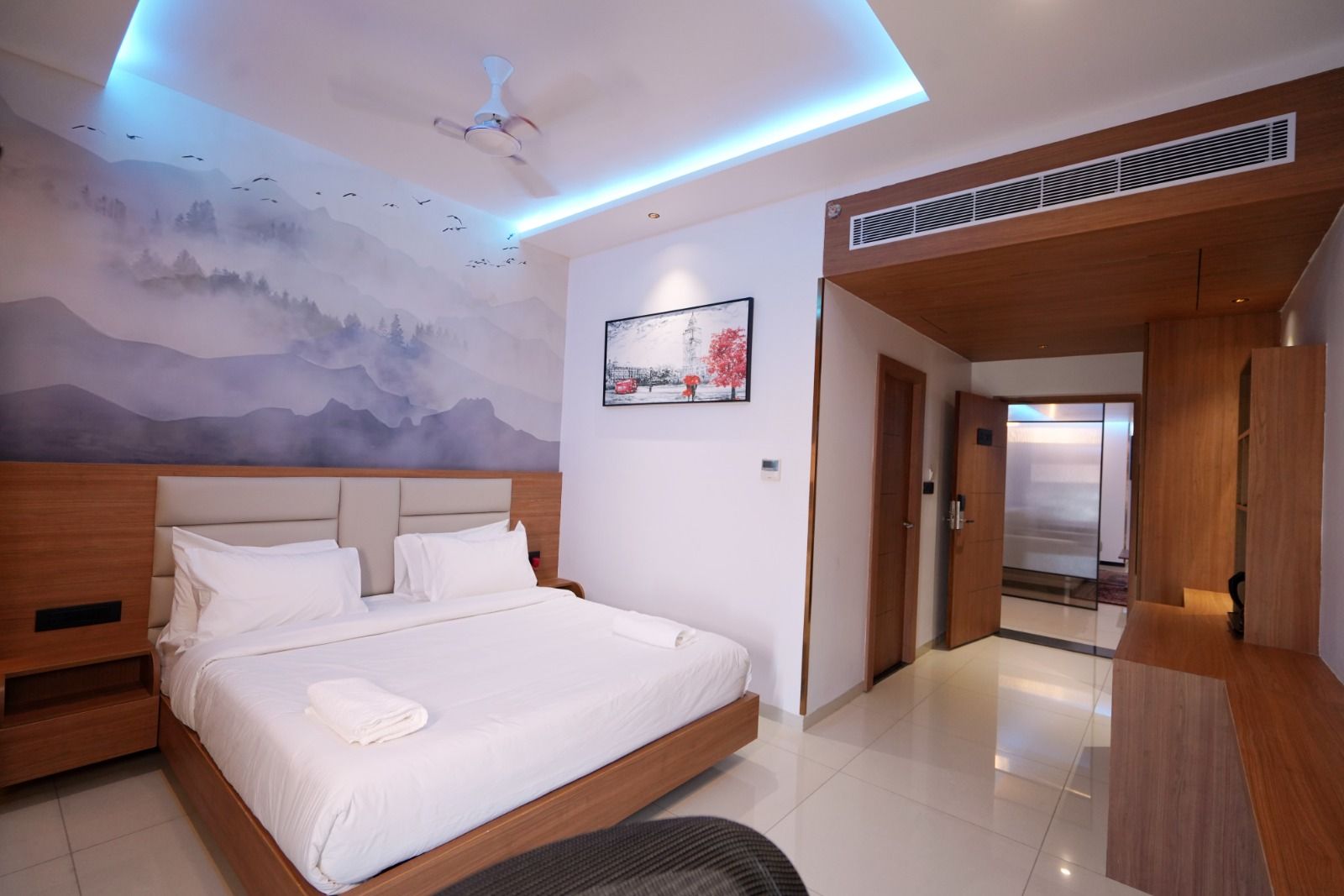 Himayat Grand (Luxury stay) Standard King